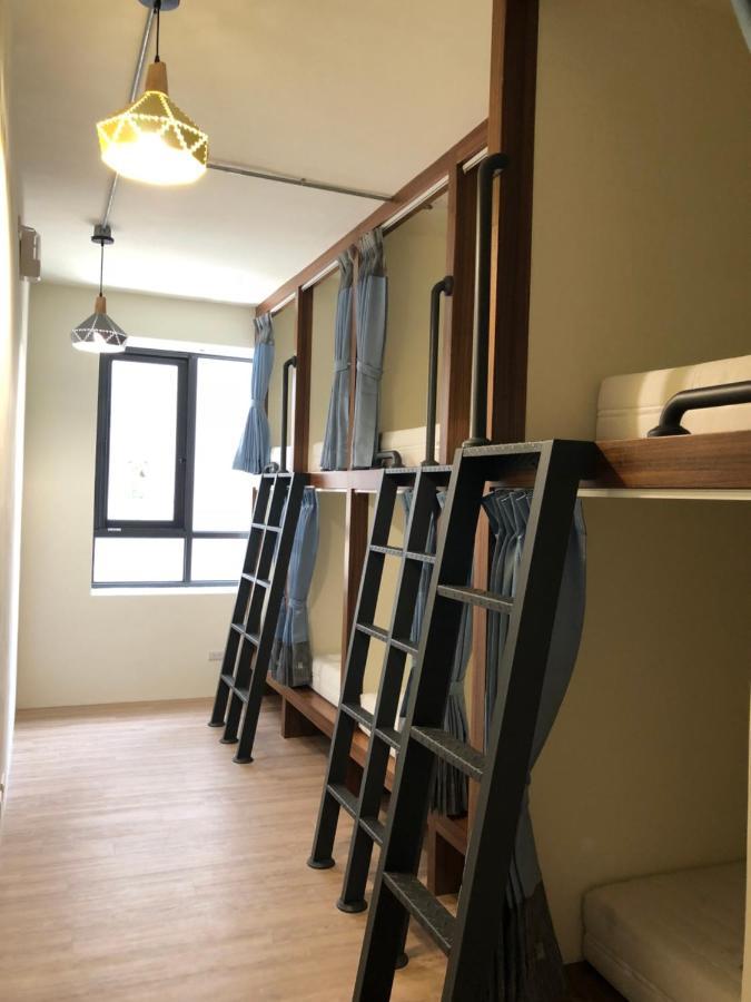 Knock Knock Hostel Каосюн Екстериор снимка